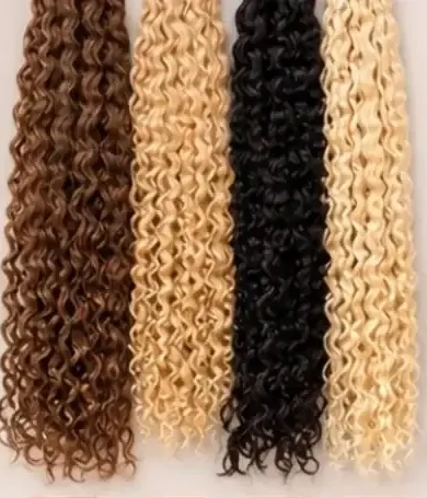 Vier Curly-Strähnen von Chocolate bis Vanilla